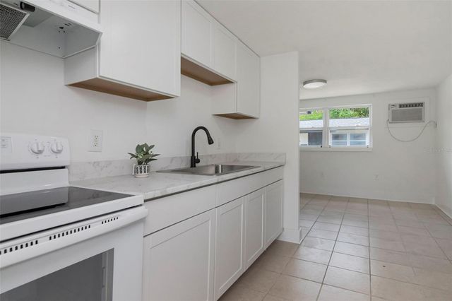 6713 S KISSIMMEE STREET, Tampa, FL 33616