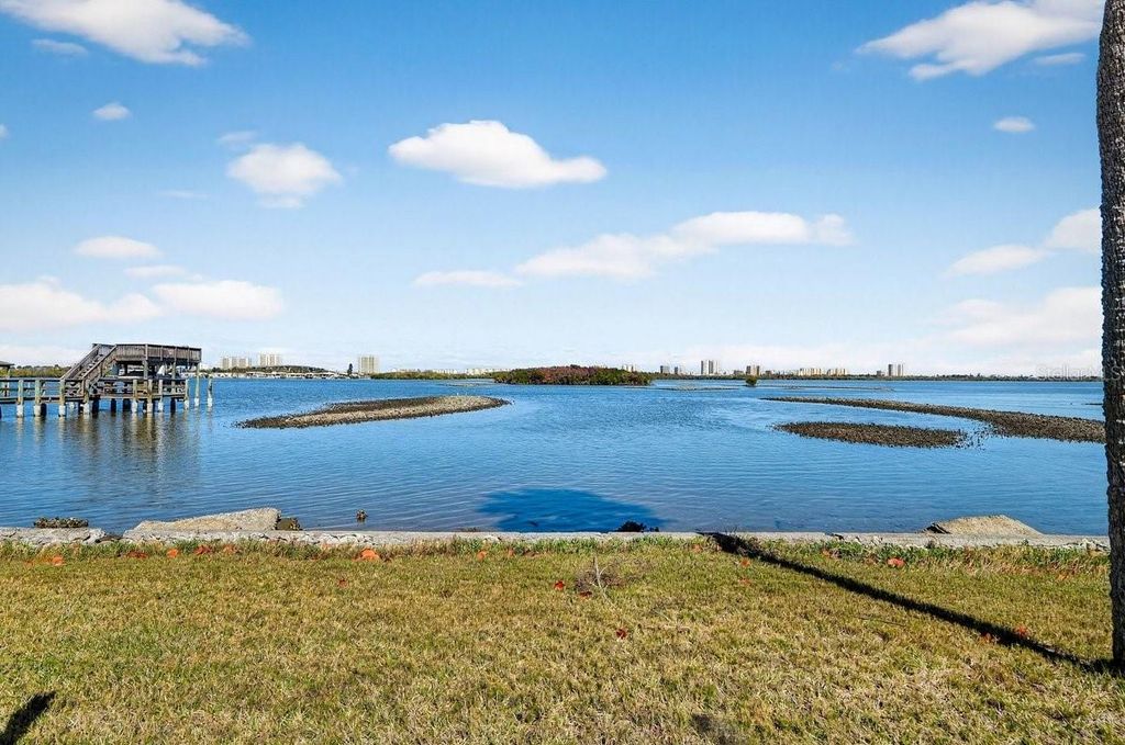 Image 2 of property listing at 4390 HALIFAX DRIVE, Port Orange, FL 32127