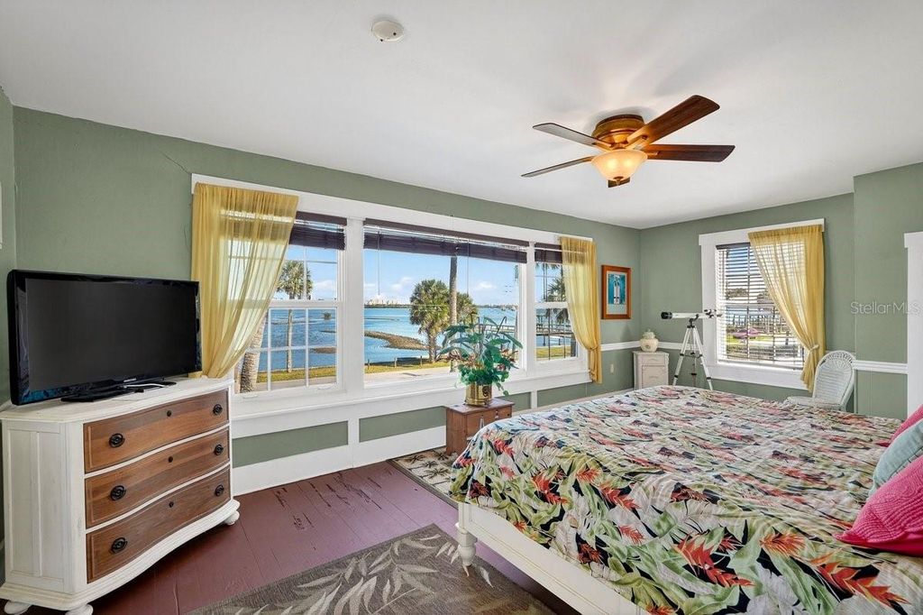 Image 4 of property listing at 4390 HALIFAX DRIVE, Port Orange, FL 32127