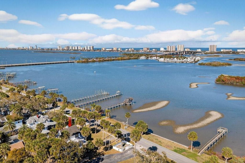 Image 8 of property listing at 4390 HALIFAX DRIVE, Port Orange, FL 32127