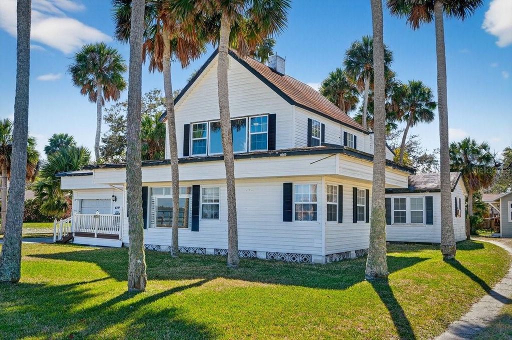 Image 9 of property listing at 4390 HALIFAX DRIVE, Port Orange, FL 32127