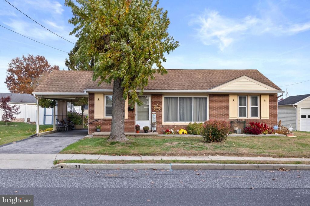 33 LINCOLN DR, Hanover, PA 17331