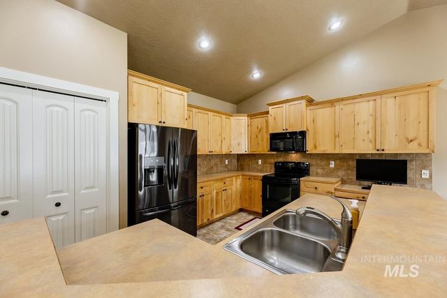 2512 N Tweedbrook Avenue, Meridian, ID 83646