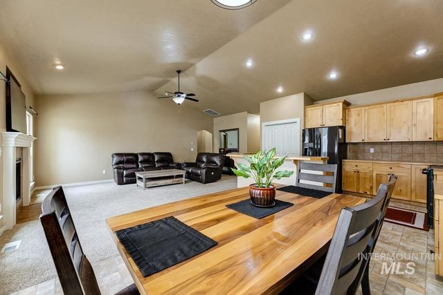 2512 N Tweedbrook Avenue, Meridian, ID 83646