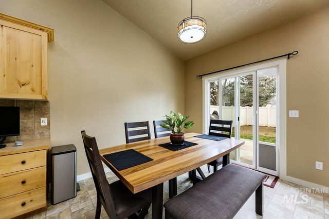 2512 N Tweedbrook Avenue, Meridian, ID 83646