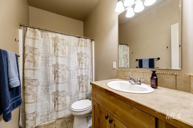 2512 N Tweedbrook Avenue, Meridian, ID 83646