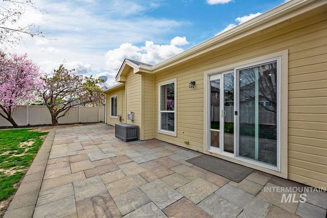 2512 N Tweedbrook Avenue, Meridian, ID 83646