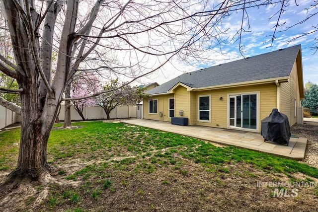 2512 N Tweedbrook Avenue, Meridian, ID 83646