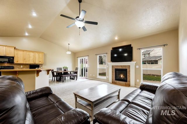 2512 N Tweedbrook Avenue, Meridian, ID 83646