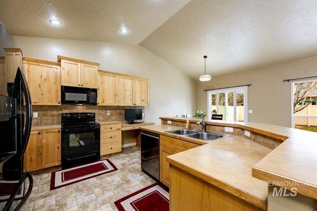 2512 N Tweedbrook Avenue, Meridian, ID 83646