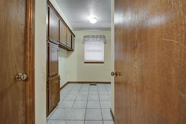 12913 Burlingame Avenue, Oklahoma City, OK 73120
