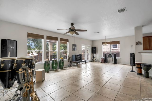 145 SPRINGTREE GATE, Cibolo, TX 78108