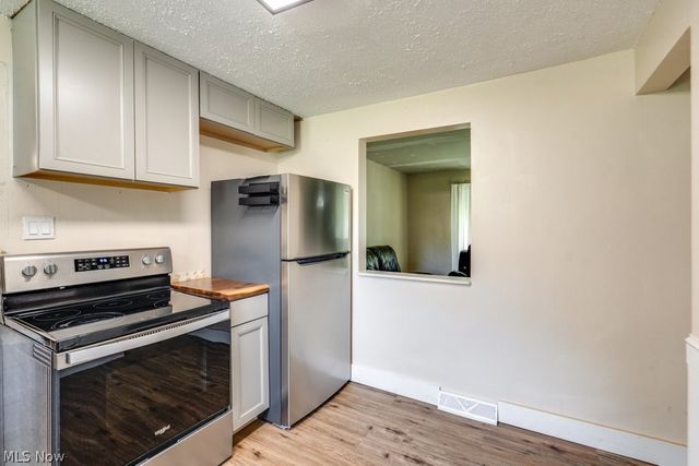 1064 Orchard Avenue, Aurora, OH 44202