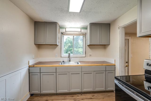 1064 Orchard Avenue, Aurora, OH 44202