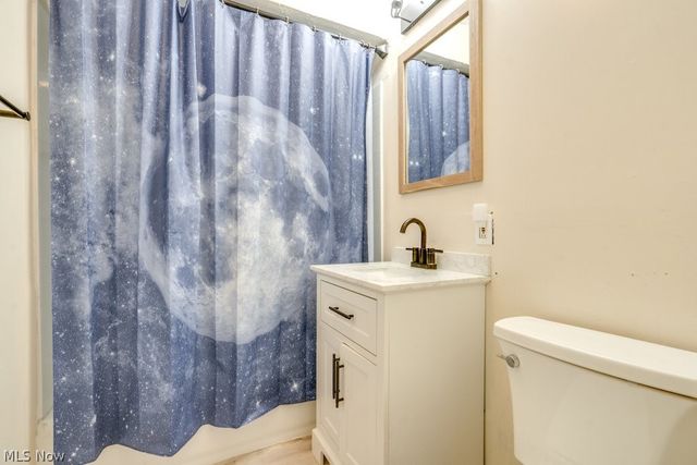 1064 Orchard Avenue, Aurora, OH 44202