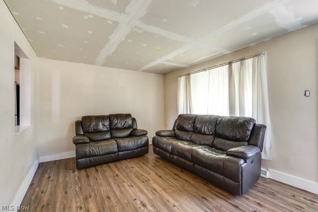 1064 Orchard Avenue, Aurora, OH 44202
