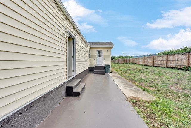 1127 Highland RD, Salem, VA 24153
