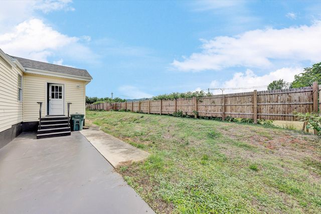 1127 Highland RD, Salem, VA 24153