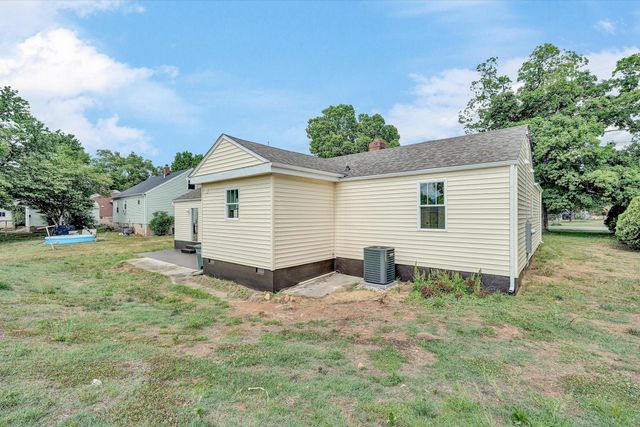 1127 Highland RD, Salem, VA 24153