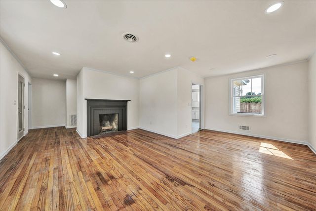 1127 Highland RD, Salem, VA 24153