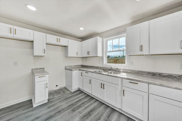 1127 Highland RD, Salem, VA 24153
