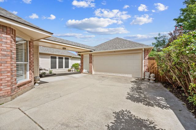 926 Creekbend Drive, Keller, TX 76248