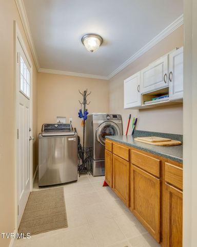 208 Bonita Drive, Johnson City, TN 37604