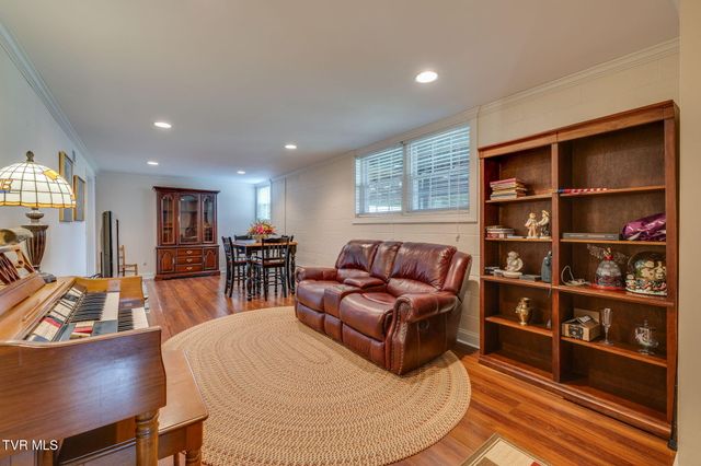 208 Bonita Drive, Johnson City, TN 37604