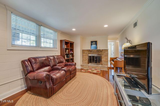 208 Bonita Drive, Johnson City, TN 37604