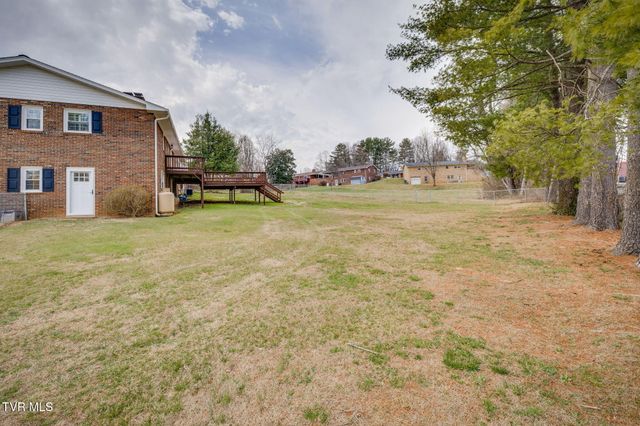 208 Bonita Drive, Johnson City, TN 37604