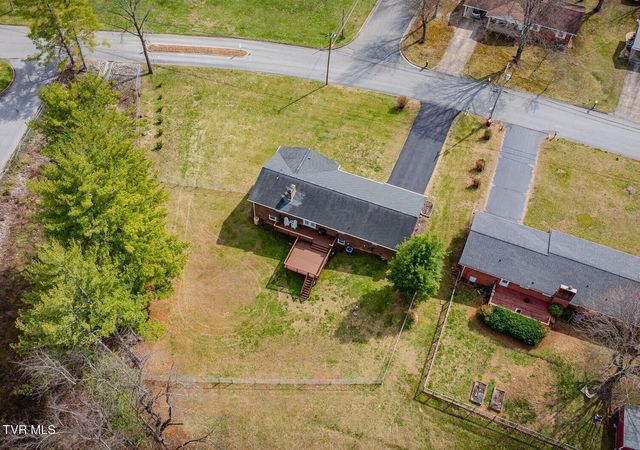 208 Bonita Drive, Johnson City, TN 37604