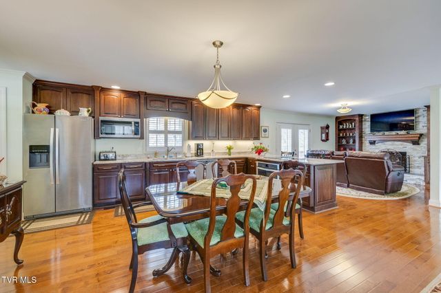 208 Bonita Drive, Johnson City, TN 37604