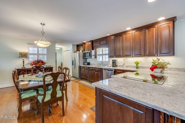 208 Bonita Drive, Johnson City, TN 37604