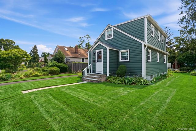235 N 7th Street, Lindenhurst, NY 11757