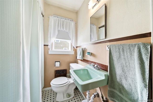 235 N 7th Street, Lindenhurst, NY 11757