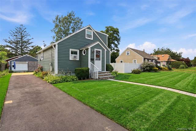 235 N 7th Street, Lindenhurst, NY 11757