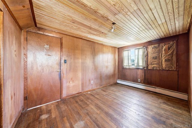 235 N 7th Street, Lindenhurst, NY 11757