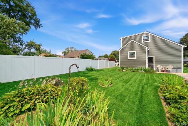 235 N 7th Street, Lindenhurst, NY 11757