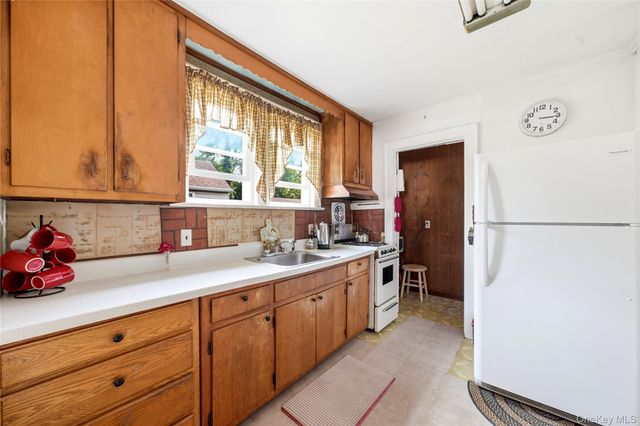 235 N 7th Street, Lindenhurst, NY 11757