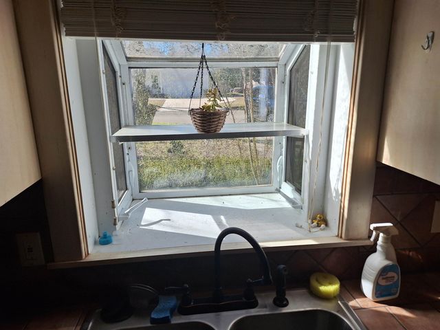 921 N Montgomery St, Gilmer, TX 75644