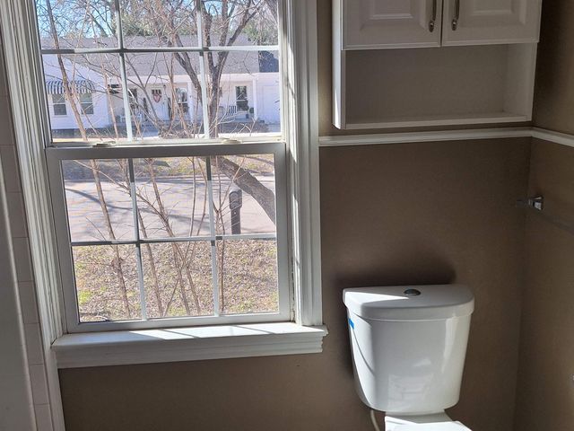 921 N Montgomery St, Gilmer, TX 75644