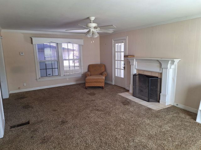 921 N Montgomery St, Gilmer, TX 75644