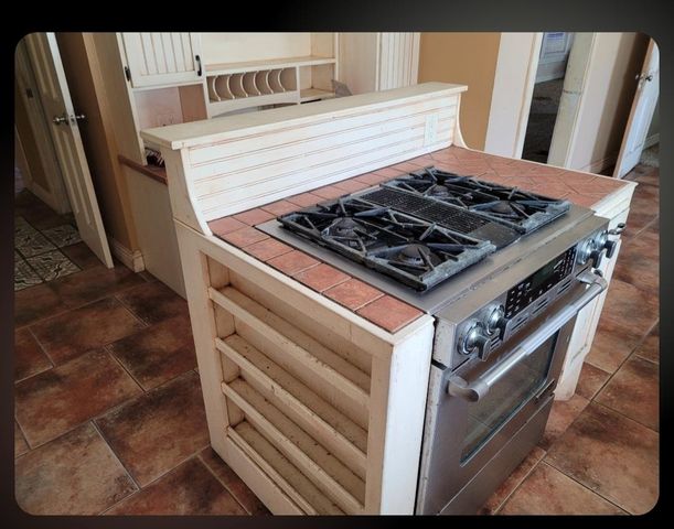 921 N Montgomery St, Gilmer, TX 75644