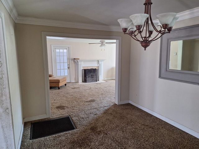 921 N Montgomery St, Gilmer, TX 75644