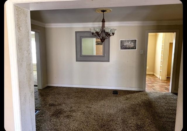 921 N Montgomery St, Gilmer, TX 75644