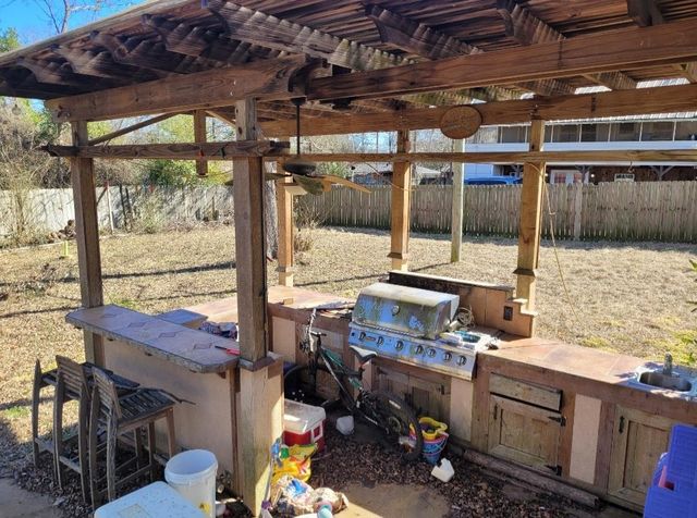 921 N Montgomery St, Gilmer, TX 75644