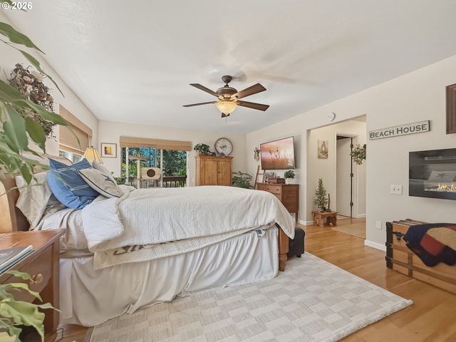 1099 PARKVIEW Dr, Brookings, OR 97415