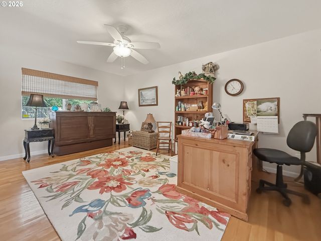 1099 PARKVIEW Dr, Brookings, OR 97415
