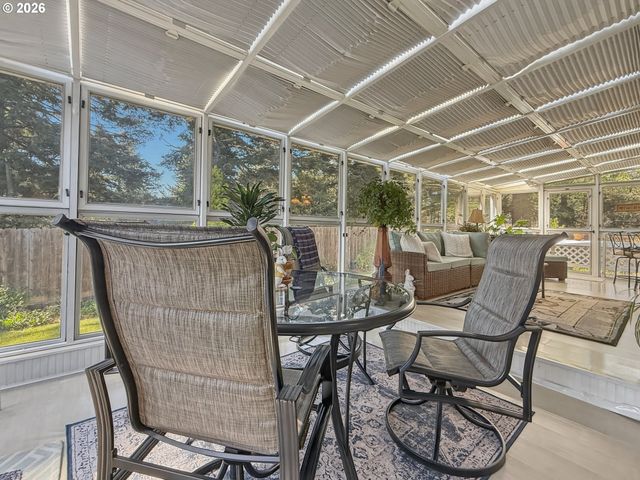 1099 PARKVIEW Dr, Brookings, OR 97415