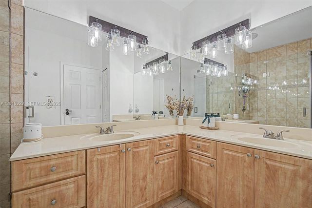 14231 NW 83rd Ave, Miami Lakes, FL 33016